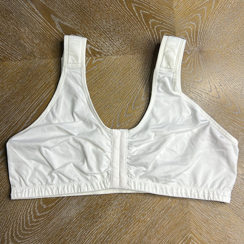 LEADING LADY White Front Clasps Bra XL